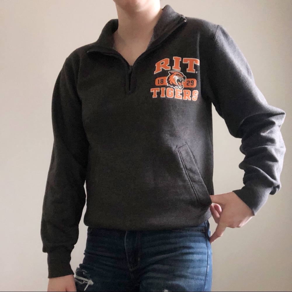 RIT Quarter Zip w/ Pockets!